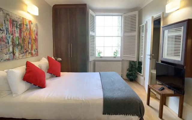 Queen Victoria Apartments