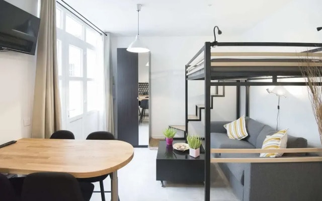 Charming Apartment Near Montmartre