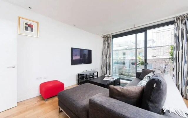 Stylish 2BR flat with balcony, near King’s Cross!