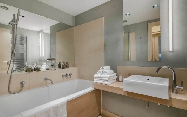 Luxury Center APT by Michal&Friends