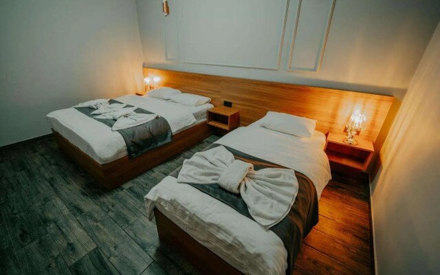 Grand Quars Hotel