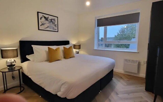 Hybrid Resi - Mitcham