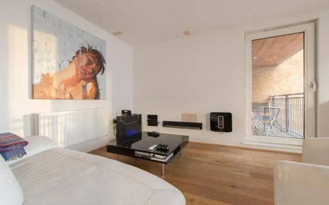Modern 1 Bedroom Dalston Flat