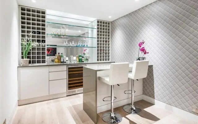 Beautiful 4bed Mews Home--knightsbridge