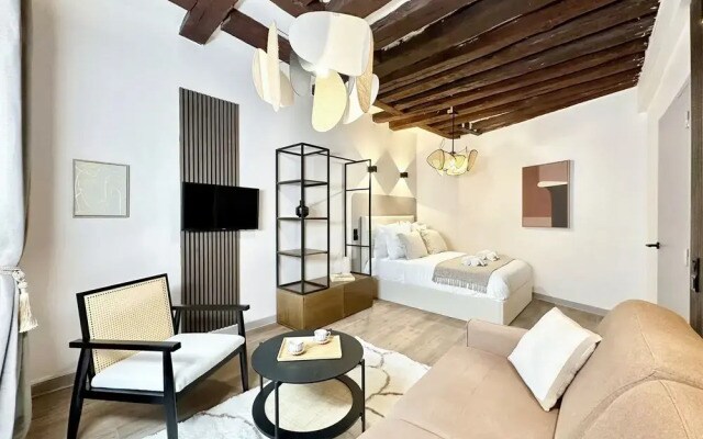 1544 Dauphine