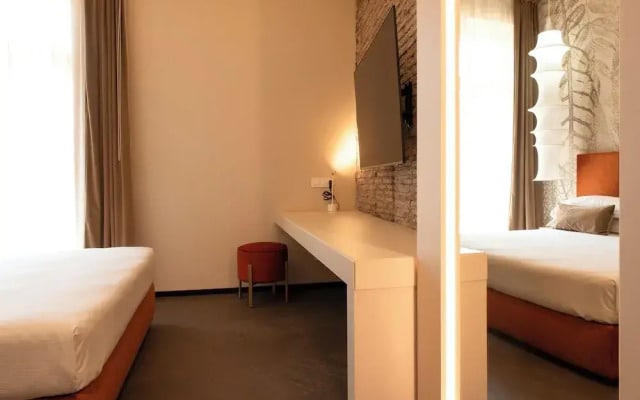 Colonna Collection