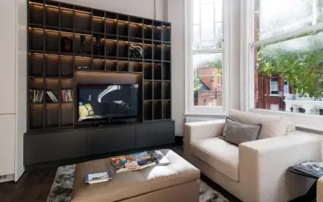Kensington Garden View Apartment