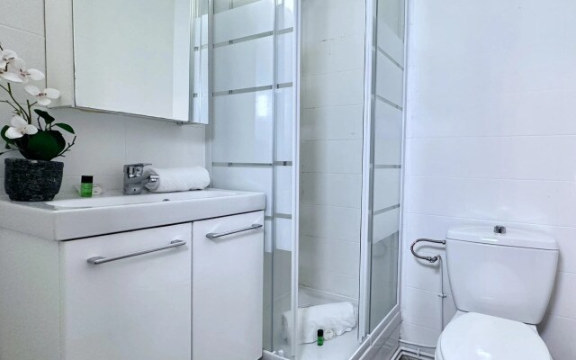 1601B - Studio near Champs Elysées