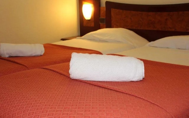 Euro Hotel Sovereign Paris Saint-Denis