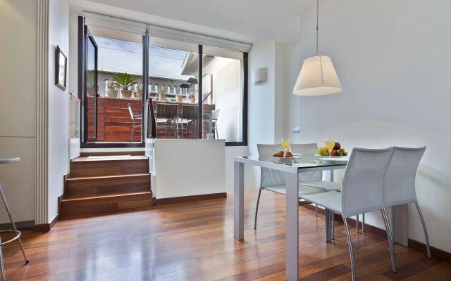 Inside Barcelona Apartments Mercat