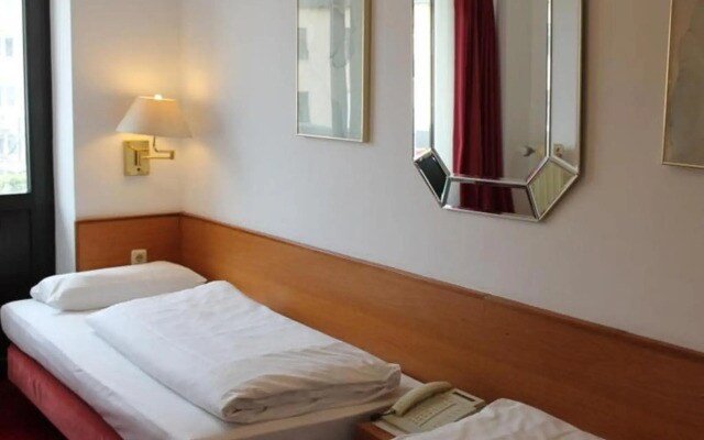 Montree Hotel