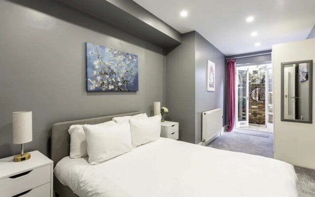 Spacious Clapham Junction Apartment