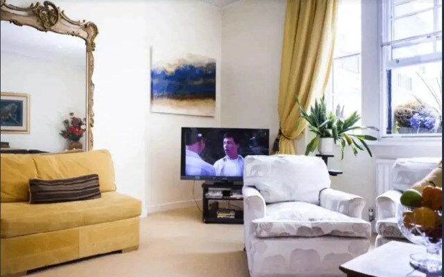 CHARACTERFUL KNIGHTSBRIDGE / CENTRAL LONDON 3 BEDROOMS-2Baths APARTMENT