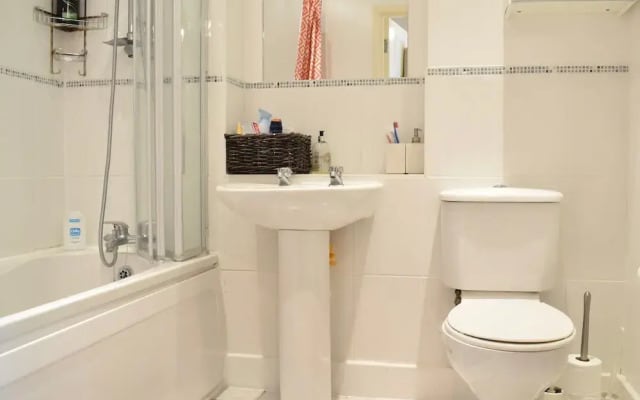 Bright 1 Bedroom Apartment in Finsbury Park