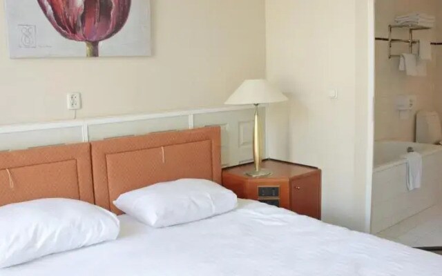 Waterfront Hotel
