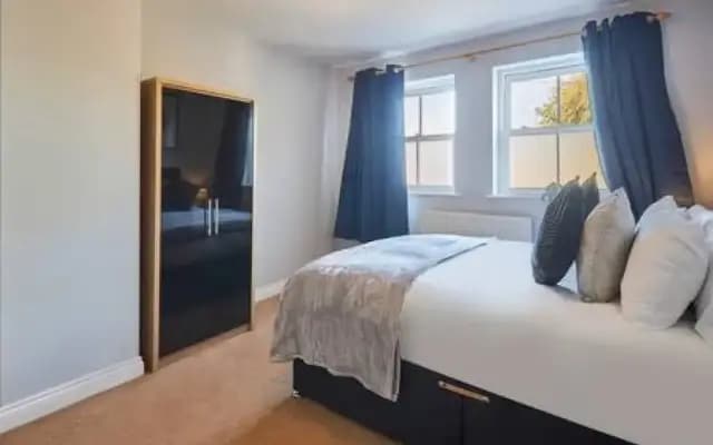 Host Stay Tibshelf House
