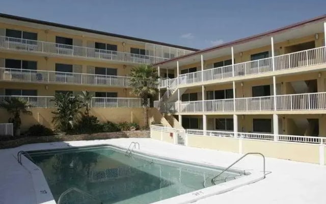 Saxony Inn