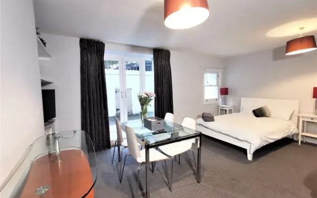 Spacious 2 bed flat in Camden