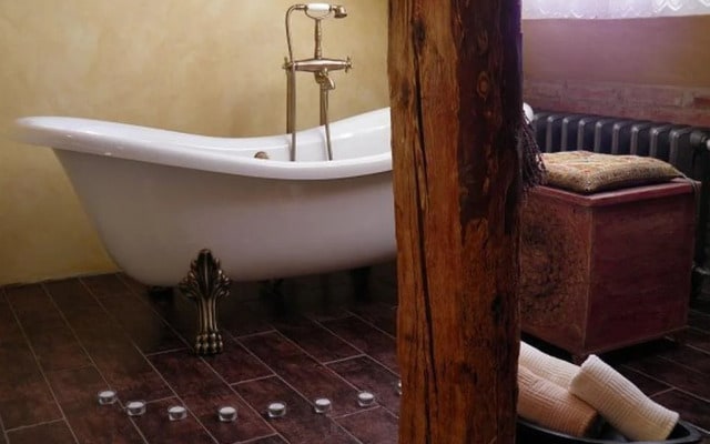 Dvůr Olšiny -Hotel and Horse-riding