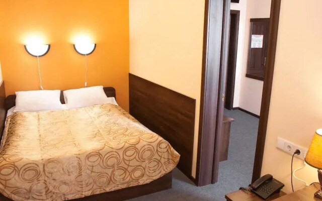 Hotel 19