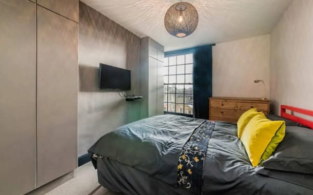 Newly Renovated Two Bedroom Kensington Flat