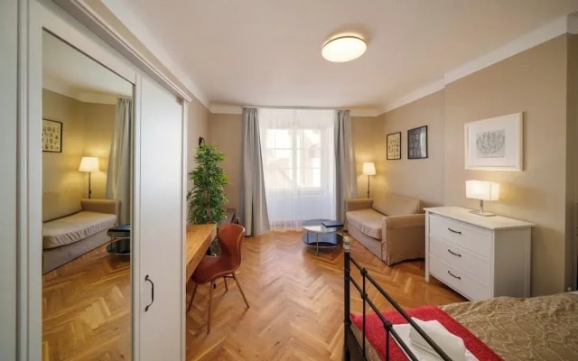 3 Bed Flat - Sleeps 12 - Wifi