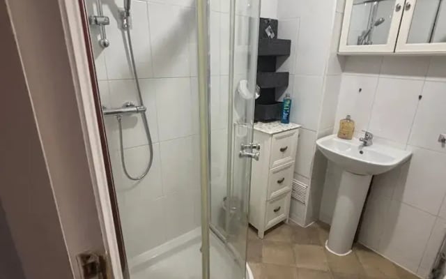 Stylish 1-bed Apartment- Sleeps 3 w/ Central Links