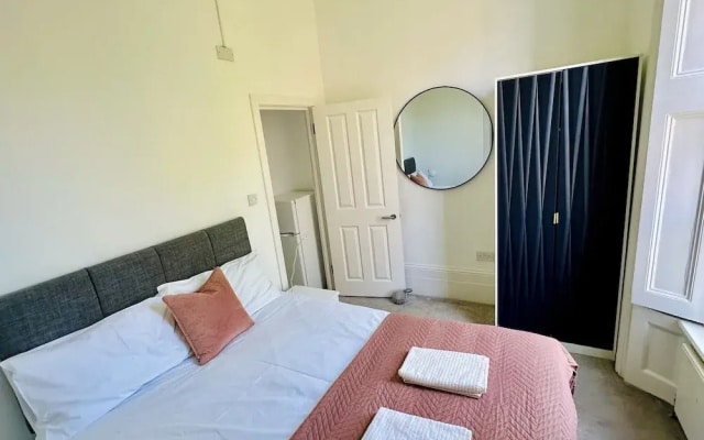 The Mornington Star Apartments