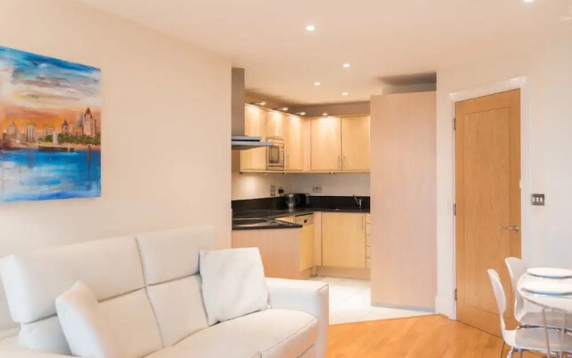Stunning Flat Overlooking the Thames