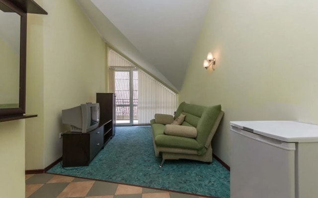 Tikhiy Guest House