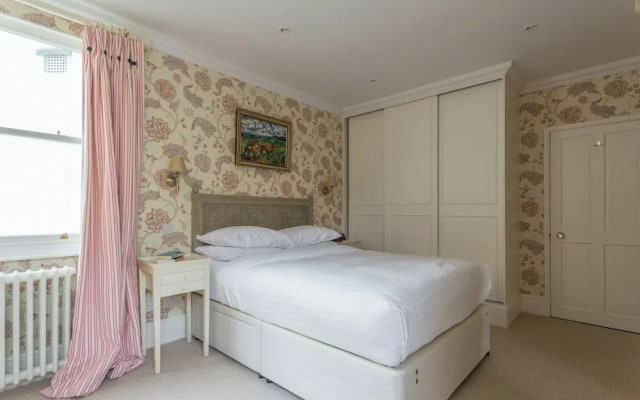 Elm Park Gardens XI by Onefinestay