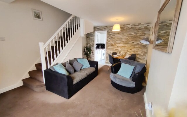 Travel Lettings - Dean House