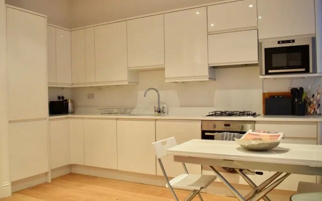 1 Bedroom Apartment in Queen's Park