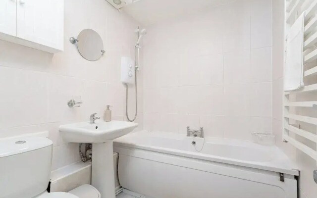 Canadawater-2bedroom-1bathroom-free Parking