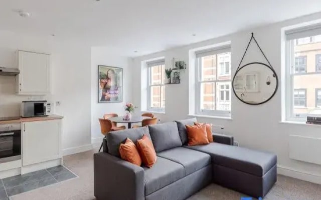The Foley Residence II - Fitzrovia - by Frankie
