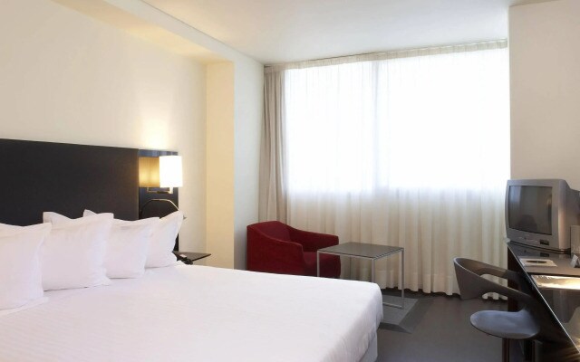 Отель AC Som by Marriott
