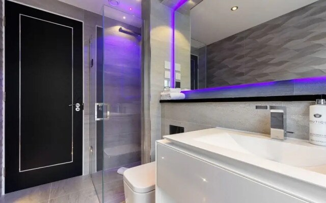 Luxury 1BR Tower Bridge London
