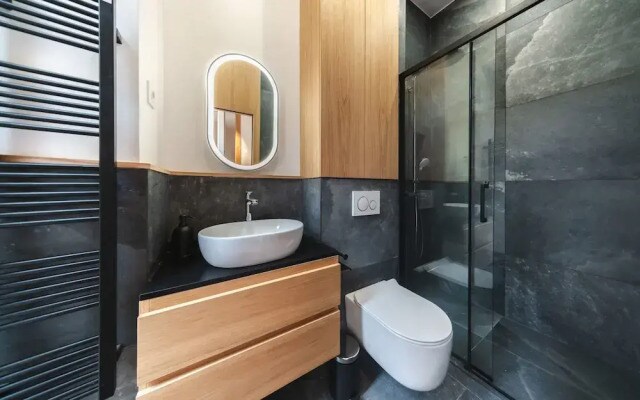 AC Apartment With Terrace in the Center of Paris