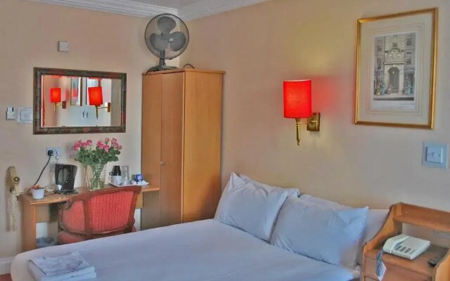 Lord Kensington Hotel