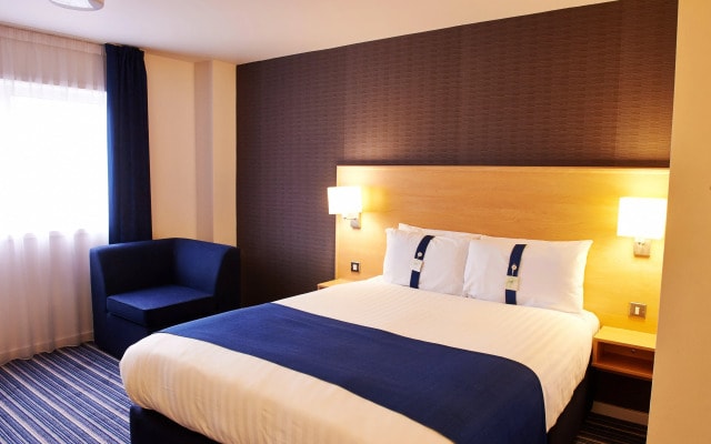 Holiday Inn Express Manchester Airport by IHG