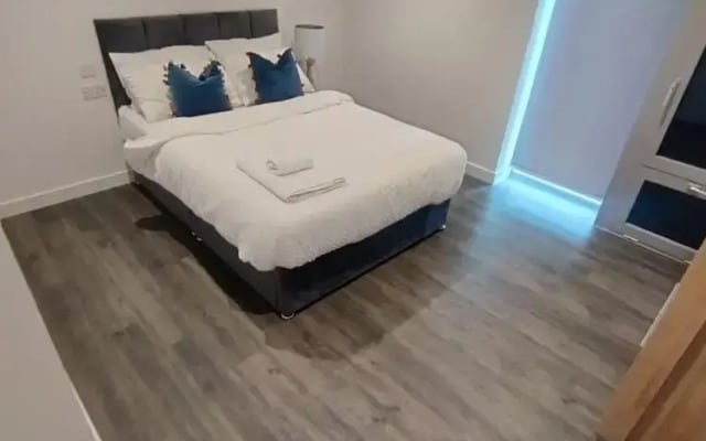 Charming 3-bed Apartment in London