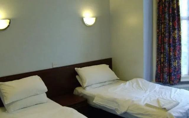 Croydon Hotel