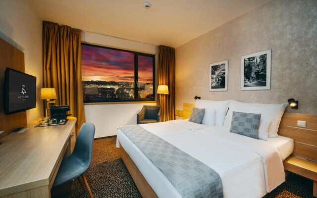 Iris Hotel Eden