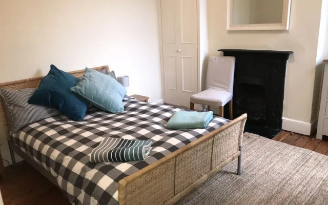 Wix's Lane 3 bed Apartment