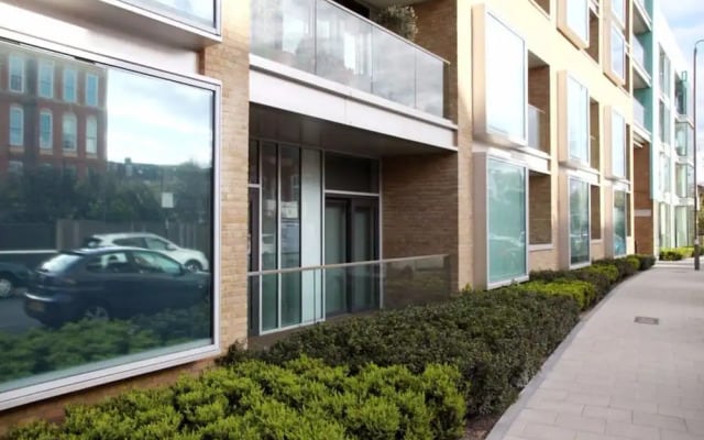 Modern 1 Bedroom Apartment in West London