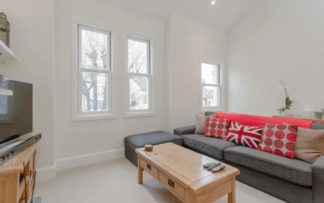 Spacious 2 Bedroom in Battersea