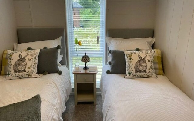 Hollicarrs – Sunflower Lodge