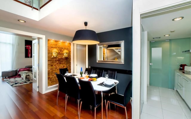 Victoria City Center 1 Downtown Luxury Duplex
