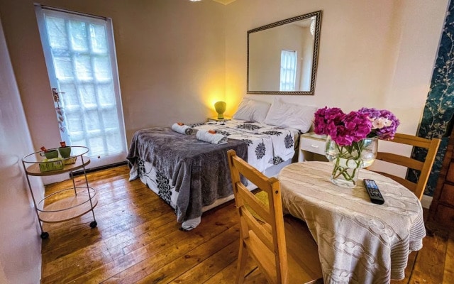 Lovely Flat Near Train Station and Central London