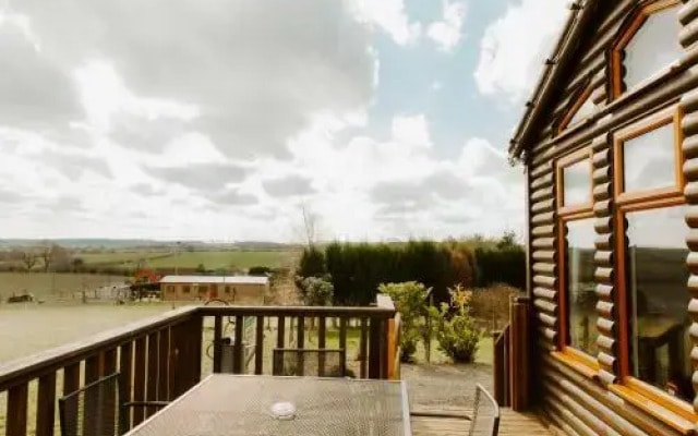 Little John's Petite Cosy Cabin